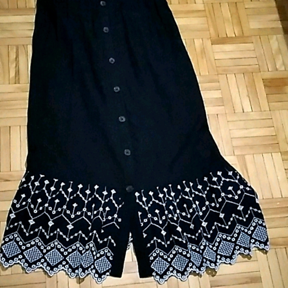 Gown - Picture 2 of 2